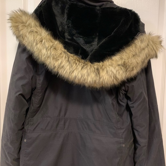 Aritzia TNA Black Faux-Fur trim Hooded Mid-Length Parka size Large - Picture 3 of 3